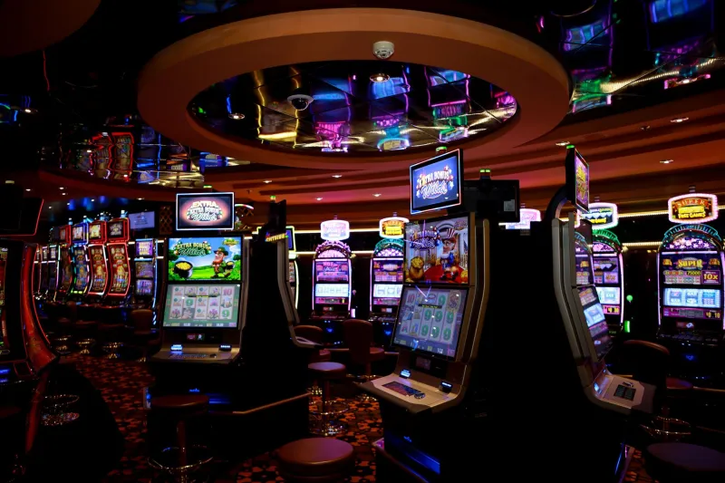 Chasing Ghosts: The Truth About Winning Streaks, Cold Spells, and What Slot Patterns Actually Mean